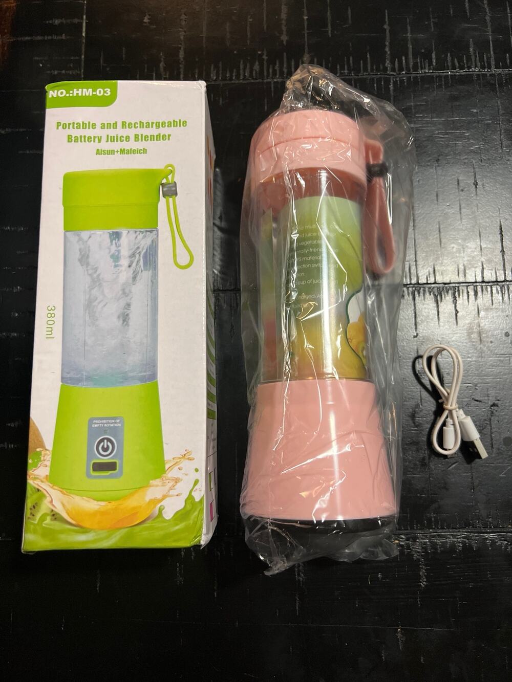 Portable & Rechargeable Battery Juice Blender / Personal Smoothie Maker